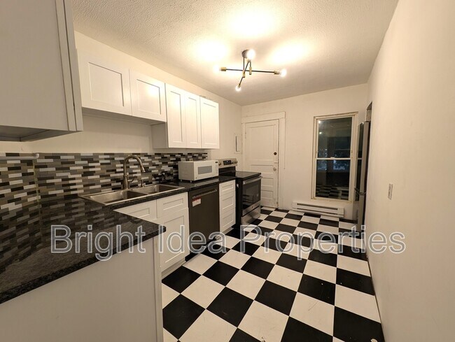 Foto del edificio - 2709 Stevens Ave