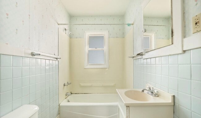 Foto del edificio - 2207 W Genesee Ave