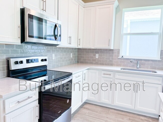 Foto del edificio - 2144 Live Oak Lake Rd