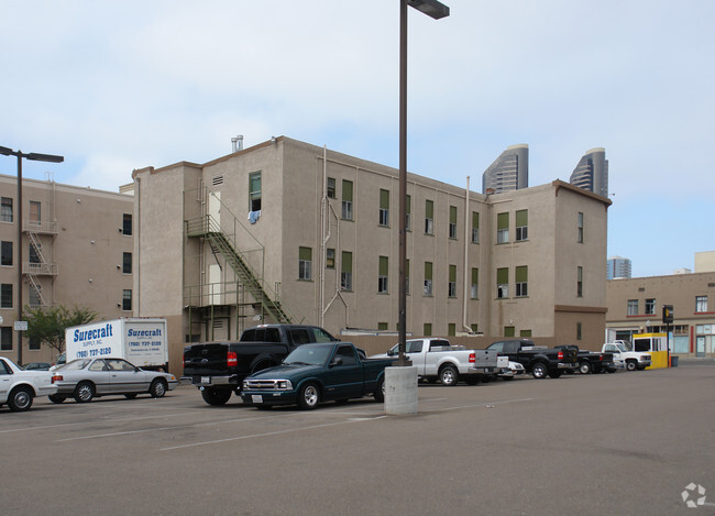 Building Photo - Clermont/Coast Hotel