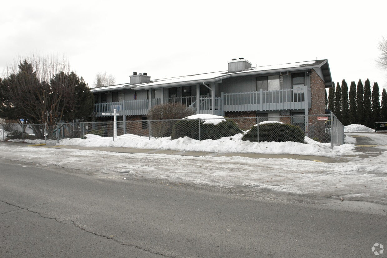 Foto del edificio - 12816 E Main Ave