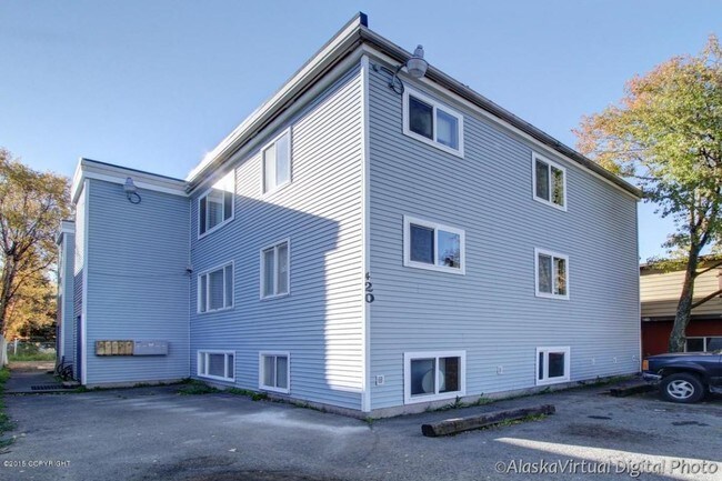 Building Photo - 420 E 14th Ave