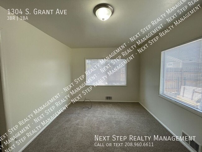 Building Photo - 1304 S Grant Ave