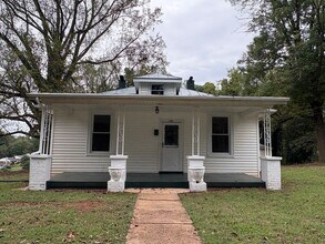 Building Photo - 4300 White St