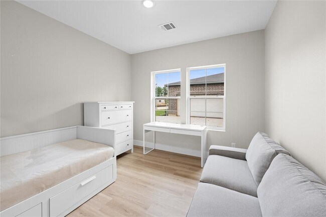 Building Photo - 2610 Piemonte Avenue Cir