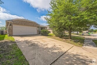 Building Photo - 18509 Sandy Bottom Dr