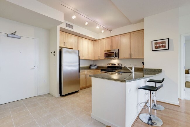 Building Photo - Luxurious Fully Furnished 2BR in the Heart of Mount Vernon Triangle!