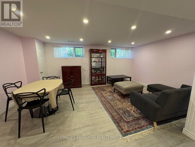 Building Photo - 26 Tangmere Rd