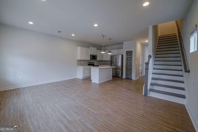 Foto del edificio - 335 Lorien Way