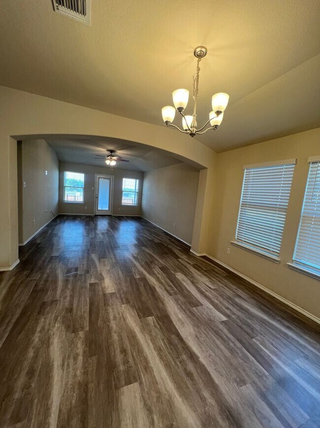 Building Photo - Midway ISD 4 bedroom home