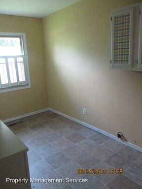 Building Photo - 4001 Kalmar Dr