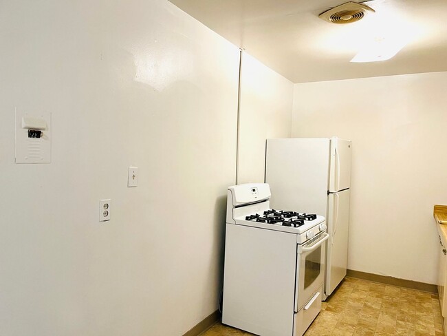 Foto del edificio - Twain Harte Apartment! New Paint/New Floor...