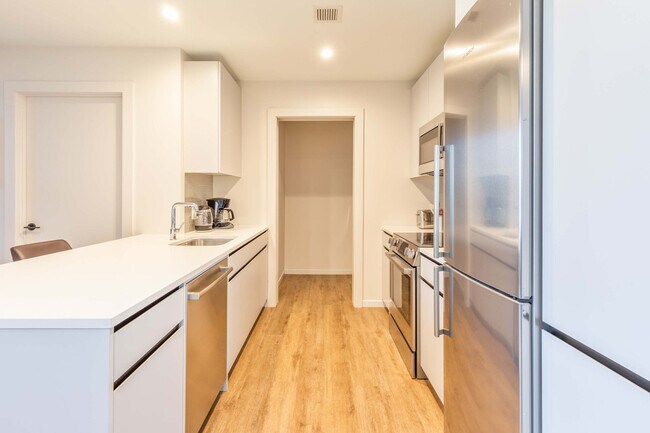 Building Photo - 131 Seaport Blvd