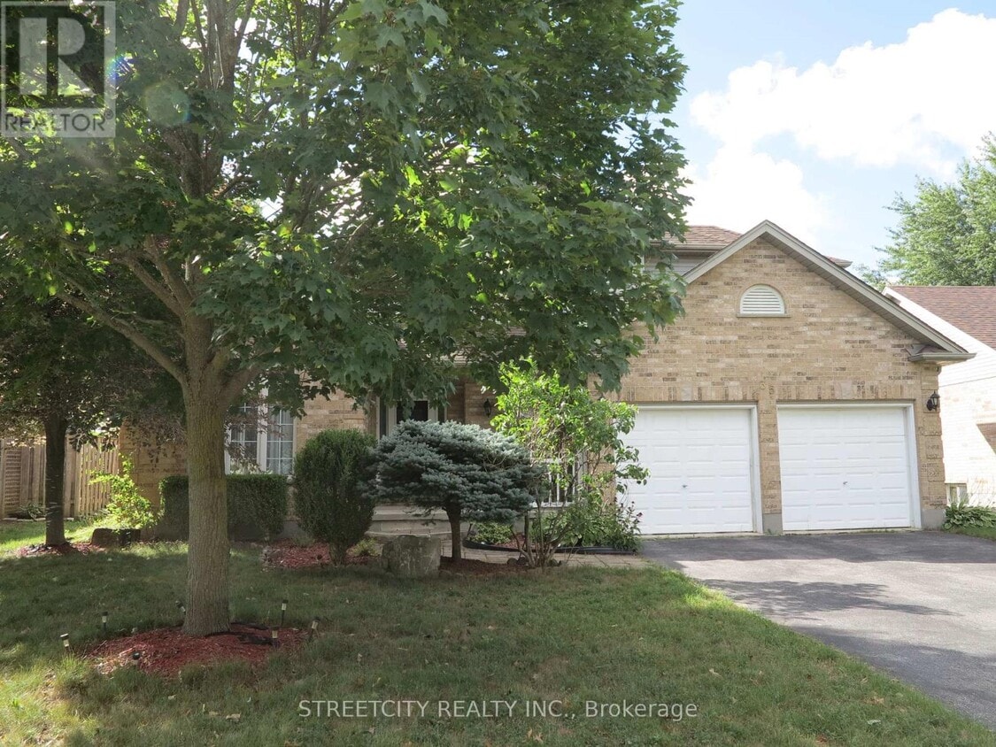 Primary Photo - 35 Moraine Crescent