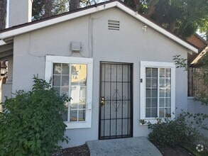 Building Photo - 596 Friendly Ln