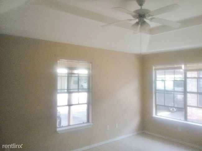Building Photo - 1816 Aruba Dr