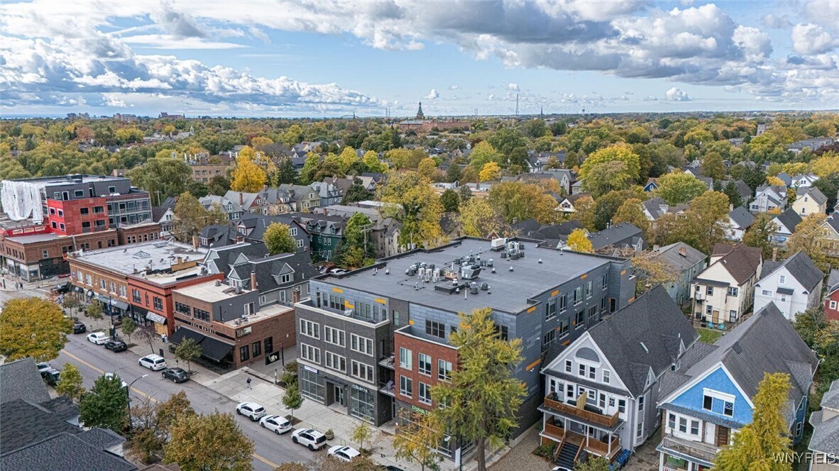 Foto principal - 1020 Elmwood Ave