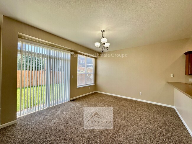 Building Photo - 8486 Meadowcrest Dr