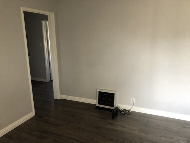 Living room - 1950 Cedar Ave