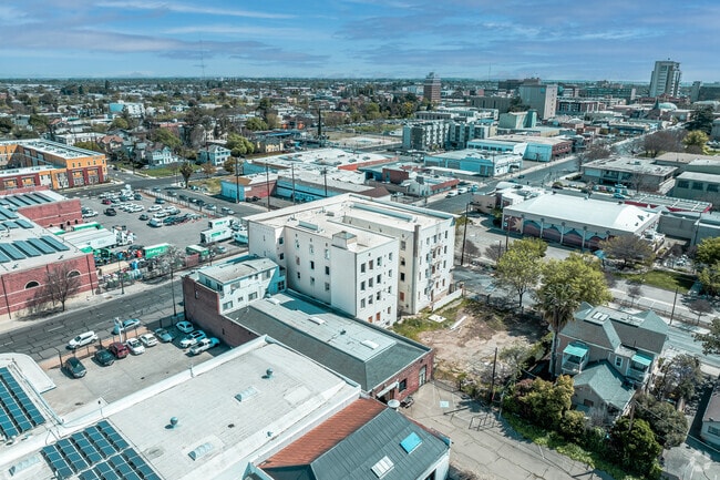 Context aerial - Mayfair Apartments