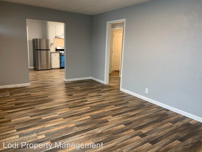 Foto del edificio - 2 br, 1 bath Apartment - 2 S Mills