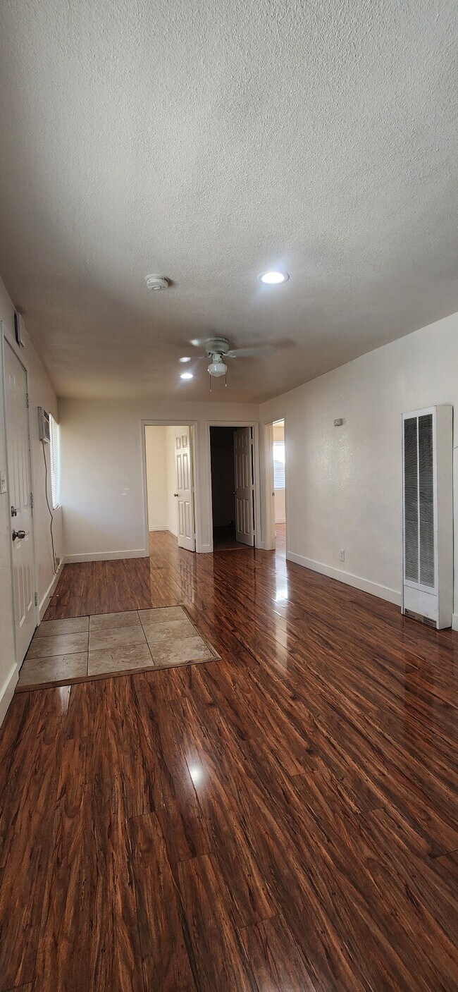 Building Photo - HST1604