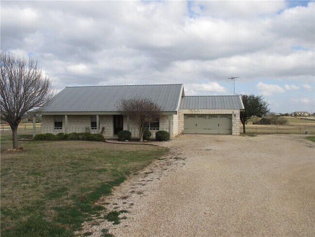 Foto del edificio - 7047 Smith Dairy Rd