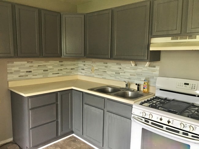 Building Photo - 564 Parkside Dr