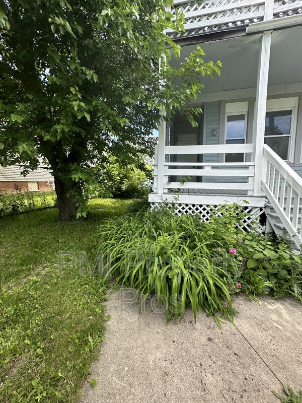 2111 N 34th St, Milwaukee, WI 53208 Condo for Rent in Milwaukee, WI