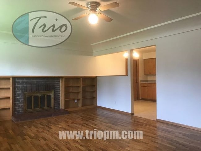 Building Photo - Cute 3 BR 1BTH home with garage