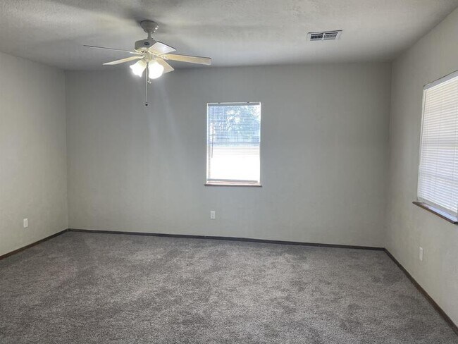 Building Photo - 3314 S Brock Dr
