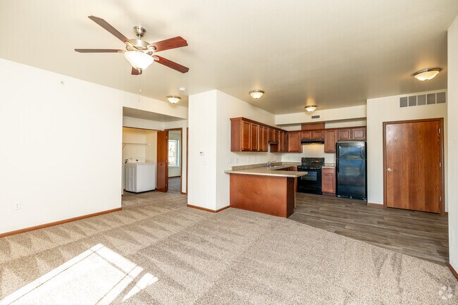2HAB, 1BA - 949 ft² - Village Pointe - Fully Occupied
