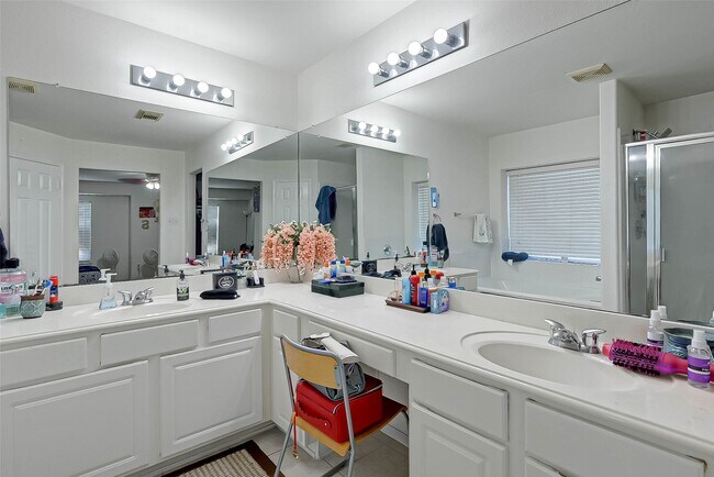 Building Photo - 3822 Willow Stone Ct