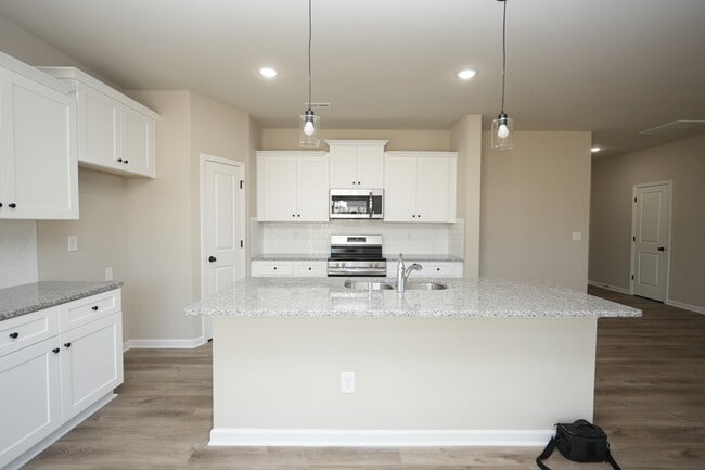 Building Photo - 7220 Stoney Wood Ln
