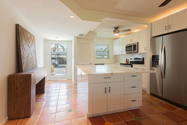 Foto del edificio - ** COZY 2BR/2BA FURNISHED CONDO – 55+ COMMUNITY IN RIVIERA GOLF ESTATES BY LELY ** SEASONAL OR 6 ...
