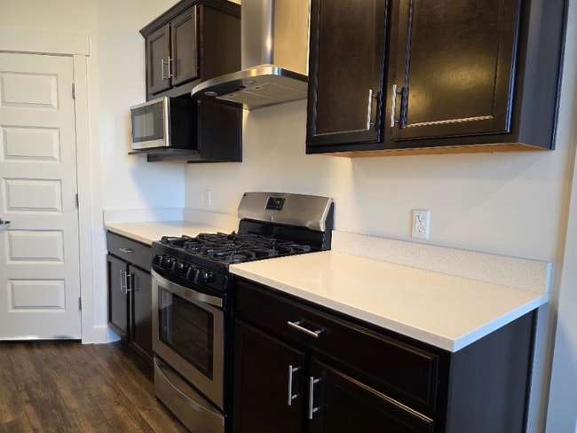 Photo - 196 W Vine St Apartment