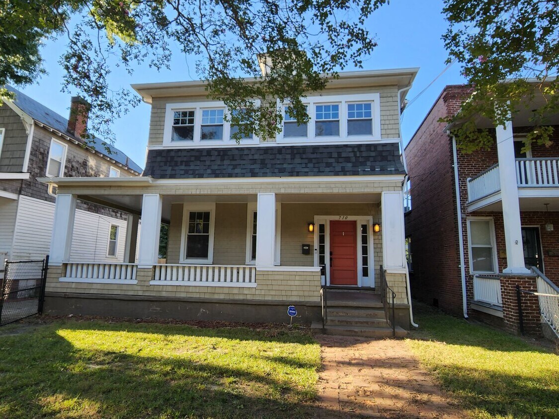 Primary Photo - Future rent price $3300 ($3650 with 6 appl...