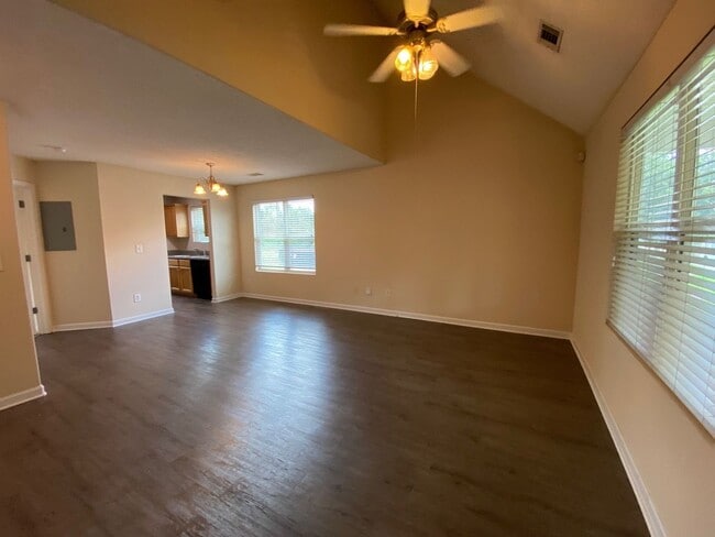 Building Photo - BRIDGEWATER HOME! PRE-LEASING FOR AUGUST 1 2026! 1/2 Off Deposit!