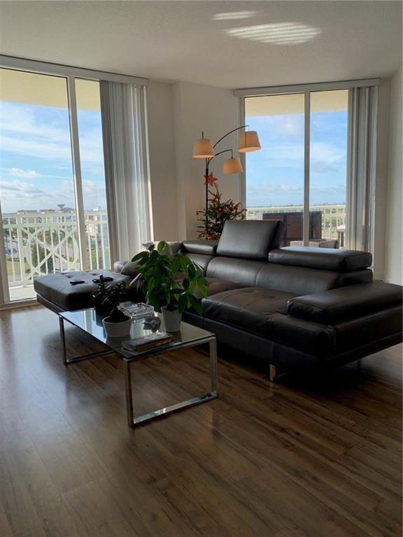 Foto del edificio - 350 N Federal Hwy