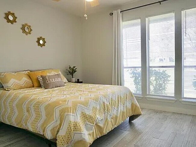 Building Photo - Charming & Spacious 3-Bedroom Home for Rent in Serene Manchaca!