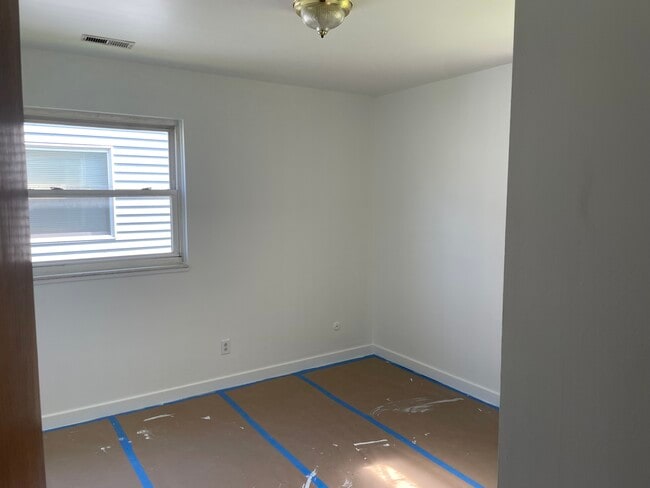All new pain walls and ceiling - 985 E Hope Dr