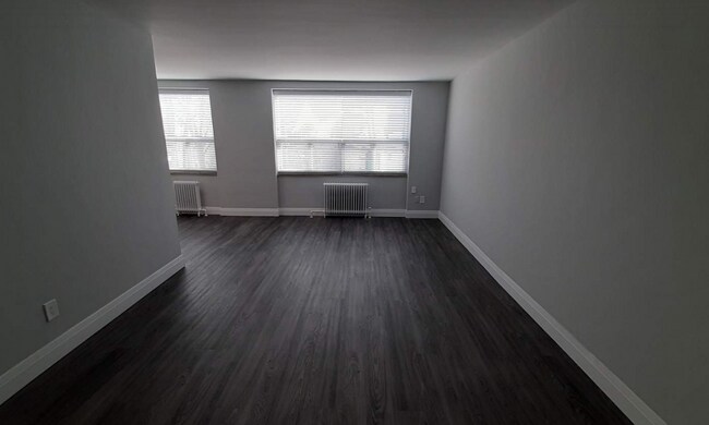 Photo du bâtiment - 5 Benlamond Avenue