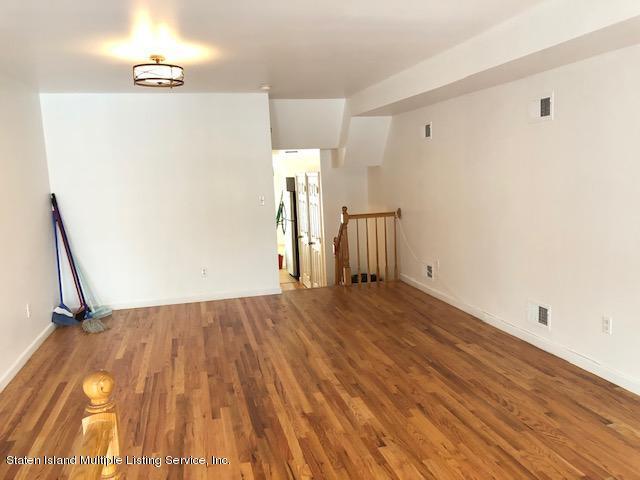 Building Photo - 1184 Clove Rd