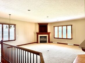 Building Photo - 1142 Pine Bluff Dr NE