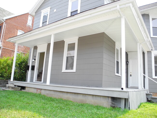 Building Photo - 103 Garfield St