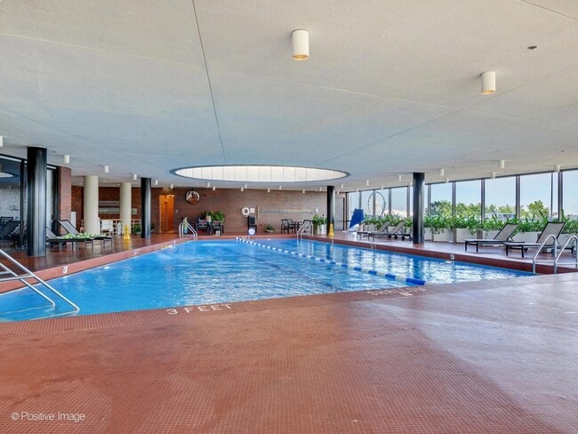 Foto del edificio - 155 N Harbor Dr