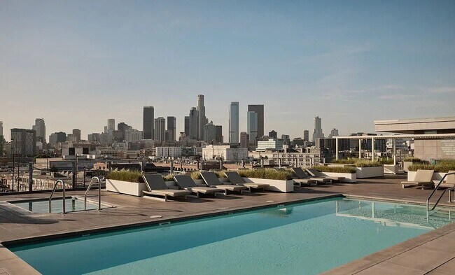 Foto del edificio - 530 S Hewitt St