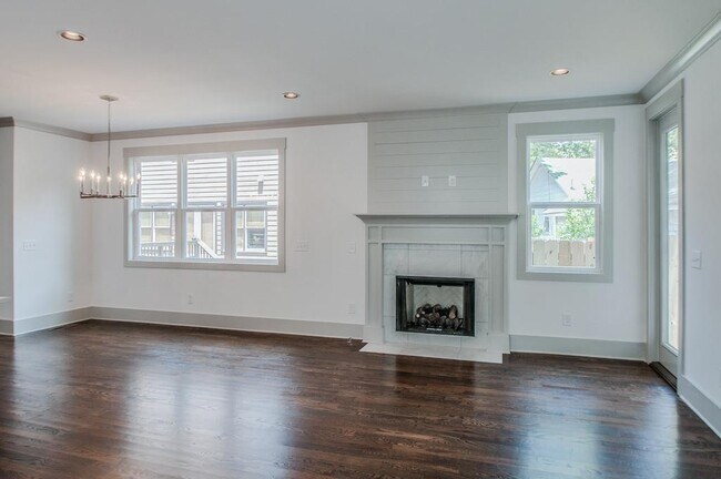 Building Photo - 503 Acklen Park Dr