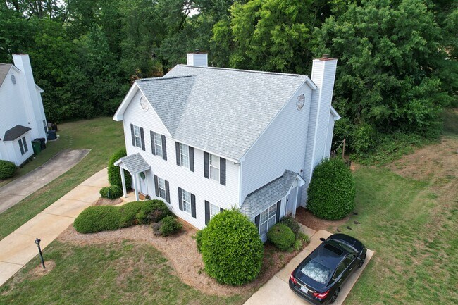 Foto del edificio - 813 Selwyn Oaks Ct