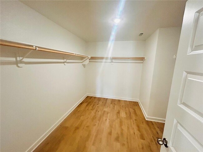 Foto del edificio - 4671 W Aurora St